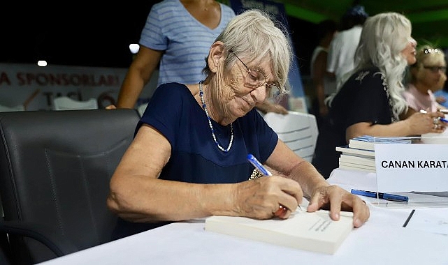 Didim Belediyesi’nin katkılarıyla gerçekleştirilen Altınkum Yazarlar Festivali birbirinden değerli yazarları konuk etmeye devam ediyor